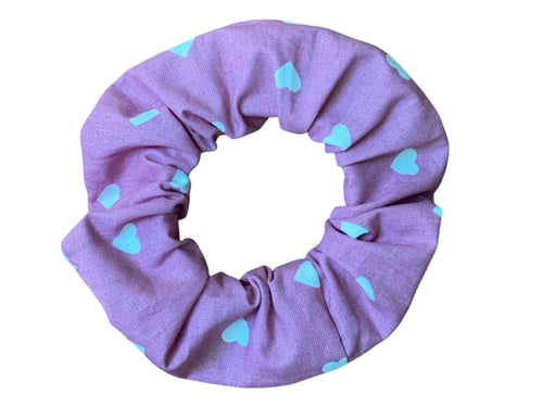 Scrunchies Estampados con Corazones – 5 Colores – Hecho a Mano